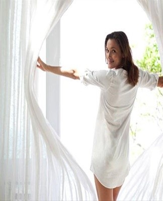  Like any synthetic, it is best to wash it by hand, but machine washing is also possible