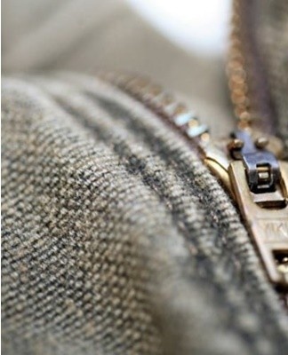 To change a failed lightning bolt, it is removed.