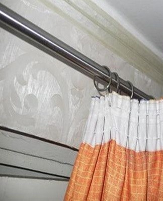 Ceiling cornices are equipped with special plastic hooks.
