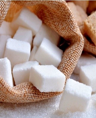 Ahar is crushed with a food processor or manually with a rolling pin.