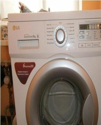 If the drain is directed to the sink trap, check the connection of the drain hose to the drain.