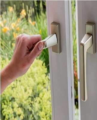 Step-by-step instructions on how to independently adjust plastic windows