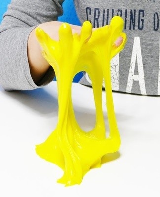 If you don't have dishwashing detergent, you can substitute it with bath foam.