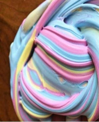 If the slime is left behind the bag, all the pieces are combined and the slime is kneaded for another 2-3 minutes by hand, but without the bag.