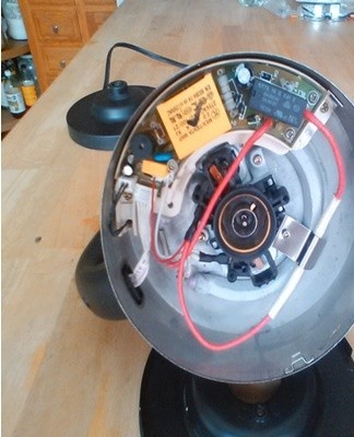 Each situation requires a detailed examination, as the range of causes is on the ground, from a bad contact to a burnt out heating element.