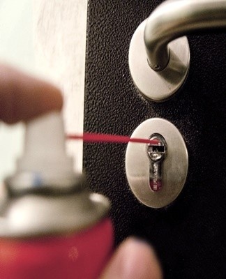 TOP 7 means how to lubricate the front door lock and treatment rules