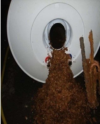 Some people are afraid to mechanically clean the heating element, so as not to accidentally damage its surface.