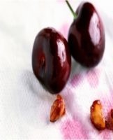 Rules for quickly removing cherry stains at home