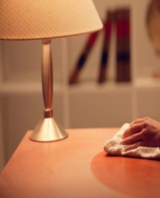 You can make an antistatic agent at home from available cleaning products.