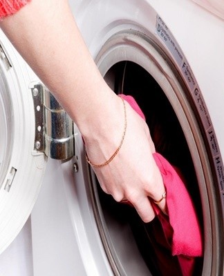 The stability of the equipment can also be affected by the material from which the tank for loading objects is made.