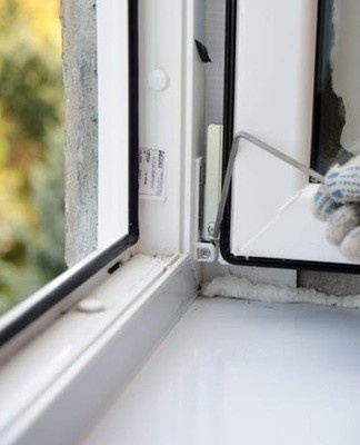 Experts advise periodically cleaning the fittings from accumulated dirt.