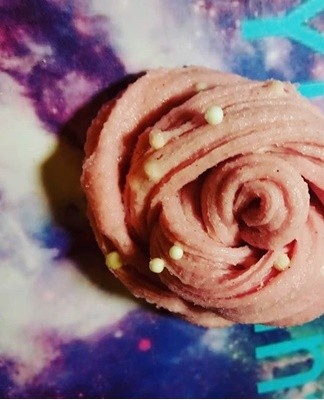 There are no substances hazardous to health in the composition of cloud mud, but babies under 3 years old should not play with it.