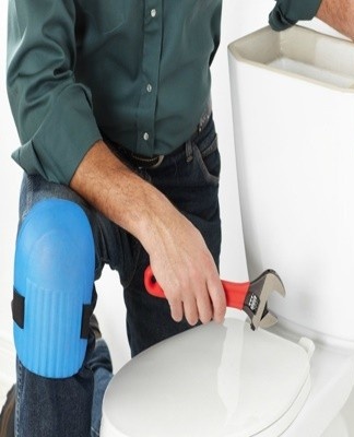 Dangerous breakdown, because the overflow of the tank threatens to flood the apartment