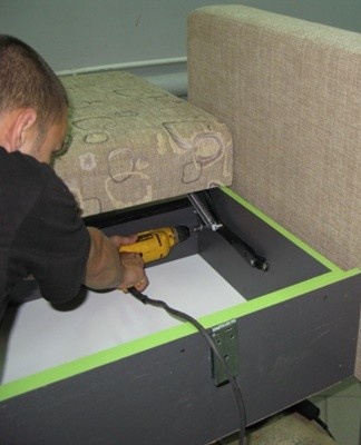 There are several tools that will come in handy when assembling a new sofa.