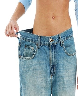 In order for the jeans to look good, it is better to open the belt, pockets and sew everything up when the centimeters are sutured to the sides.