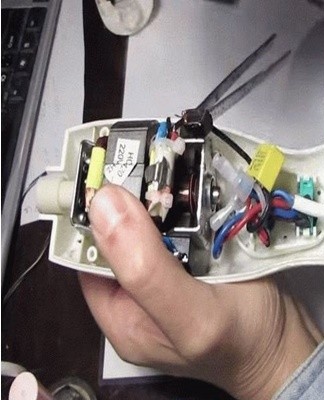 The weak point of the gearbox is the separation of the gears and their shafts.