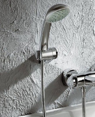 The main parameter for choosing a shower head is the number of holes and water supply modes. It is better to