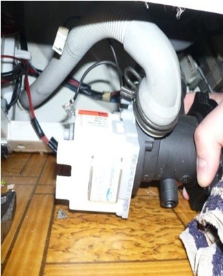 Small objects often enter the drainpipe, interfering with the flow of water.