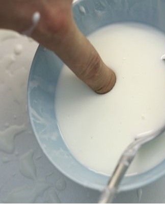 To prepare a non-Newtonian liquid, it is necessary to combine two substances in equal proportions.