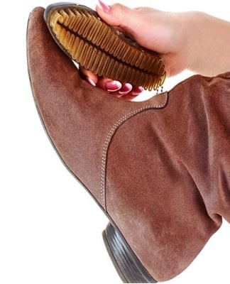 In winter, it is especially important to treat the boots with a water-repellent agent that protects the delicate material.