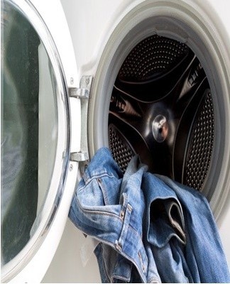 If the instructions for the dye indicate the addition of other components (vinegar, salt), then they are introduced in the recommended volume.