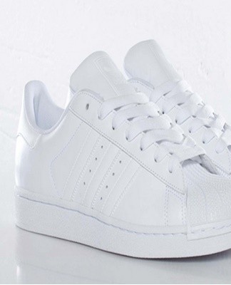 Baking powder can help remove stubborn stains from leather shoes.