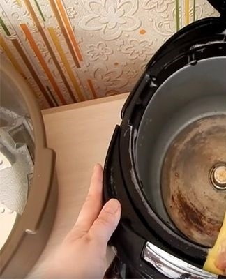 clean the multicooker