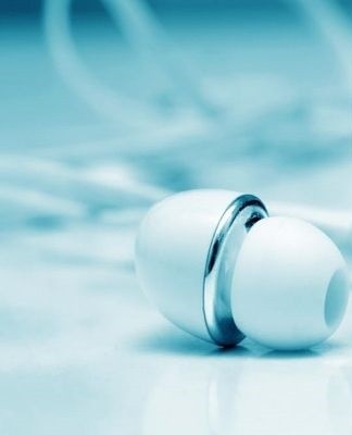 How to clean wax and on-ear headphones, Apple EarPods