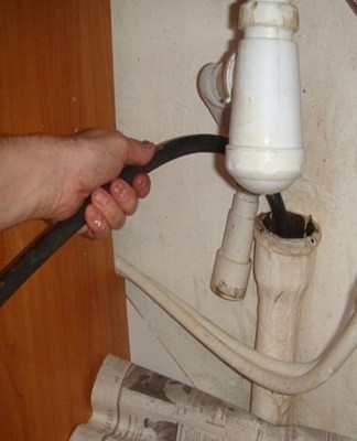 An ideal sewer system does not have sharp 90 degree turns.