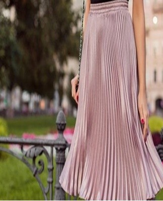 It is important to properly prepare your pleated skirt for washing.