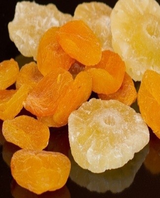 When dried fruit is hard and hard to bite and chew, it means the fruit is overdried.
