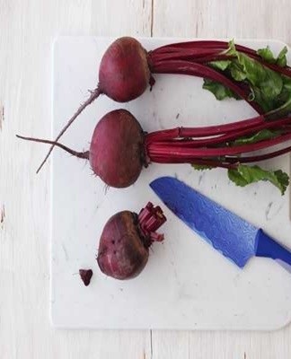 Beets are stored in the freezer in raw or boiled form, they are used in the future to prepare various dishes.
