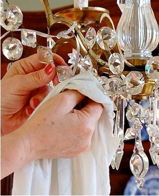 Before washing the hanging chandelier, you need to carefully prepare for this procedure.