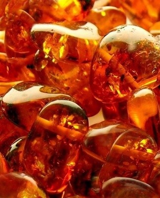 In case of severe contamination, the amber will have to be polished.