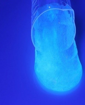 The basic recipe is diversified by adding bright food colors or glitter to the slime, so it will be even more interesting for the child to play.