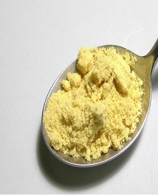 A solution of mustard powder, vinegar and salt is considered effective.