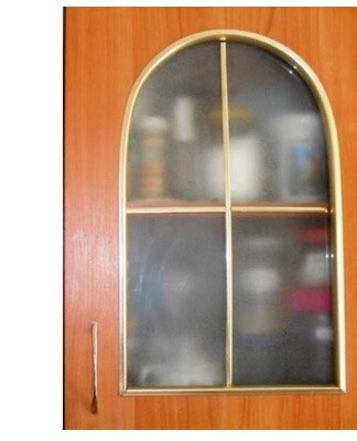 You also cannot dissolve the soda, but simply rub it on the surface, rinse with water and wipe it with a dry towel.