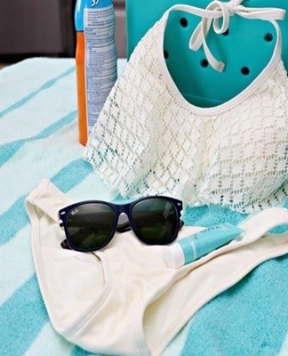 This method is also effective against greasy stains left by tanning products.