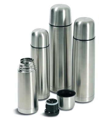 A freshly purchased thermos always has a slight technical smell.