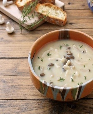 Milk soup prepared in the morning can stay in the refrigerator, without spoiling, until the evening at most.