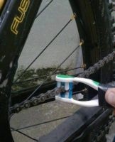 How to clean your bike chain with your own hands and the best cleaners
