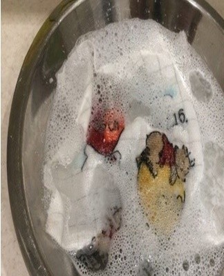 The product is washed very carefully to prevent the yarn from wrinkling and breaking.