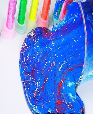 They feed the mud with water, soften the hardened mass and increase the size of the toy