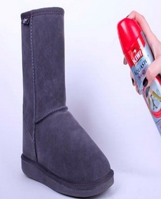 The detergent is used non-aggressive, without abrasive particles that can damage the structure of the battery.