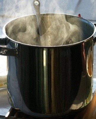 For cooking you should take only cleanly washed dishes.