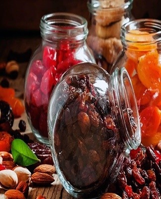 How and where to properly store dried fruits at home, timing