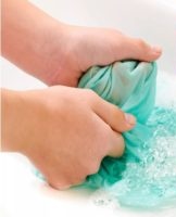 How and how to remove an orange stain, means and methods