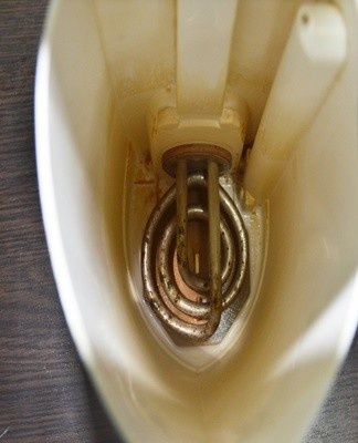 Do not inhale chemical fumes, therefore, open window(s) while cleaning.