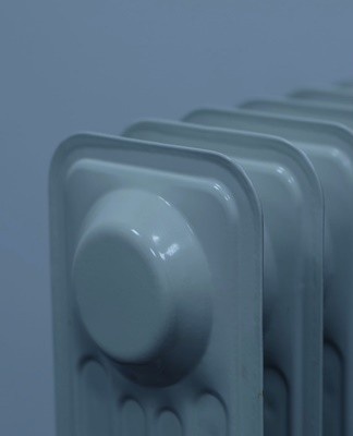 Old stains are removed with stain removers such as Vanish and Antipyatin.