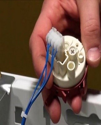 In case of more serious breakdowns, you will have to deal with the replacement of the broken product.